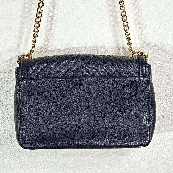 Victorias Secret Black Quilted Shoulder Bag With Gold Chain Strap Faux Leather - Picture 3 of 16